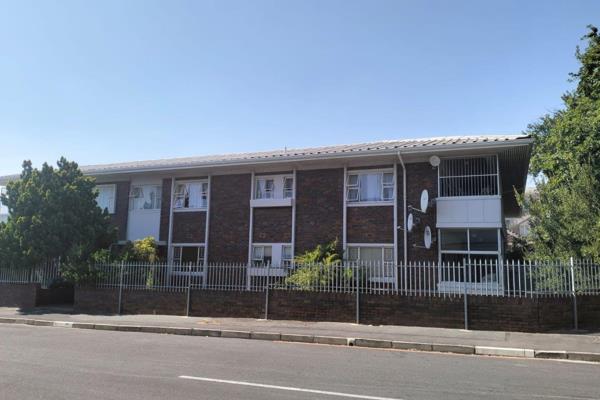 BAROVKA apartments in Louws Avenue, Southern Paarl - easy access to N1.  Spacious (94 ...