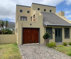 House for sale in Sandbaai