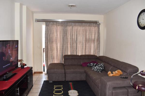 2 bedroom apartment for sale in Daffodil Gardens 
Locations! Locations!! Locations!!!

2 Bedroom Apartment for sale in Pretoria ...