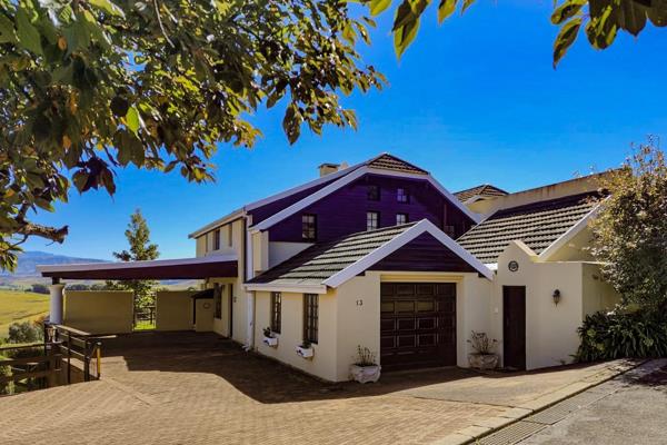 This exquisite and spacious residence, located in the Southern Drakensberg mountains, offers a luxurious and private family home with ...