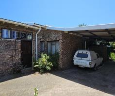 House for sale in Aston Bay