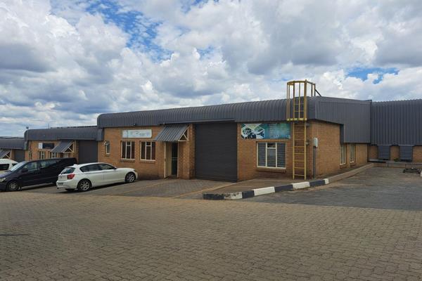 Looking for the perfect space for your business? This 178m2 mini warehouse unit, located in the well-established Kya Sands industrial ...