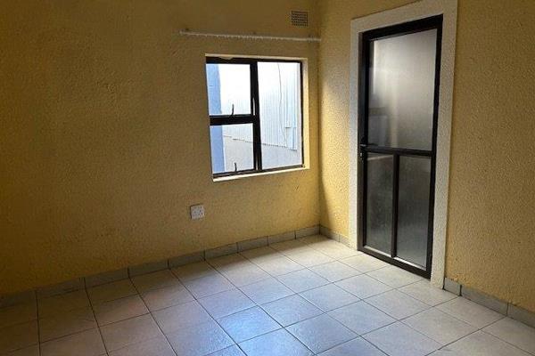 Bachalor Flats to Let in Klerksdorp CBD. Includes Bathroom and Kitchen