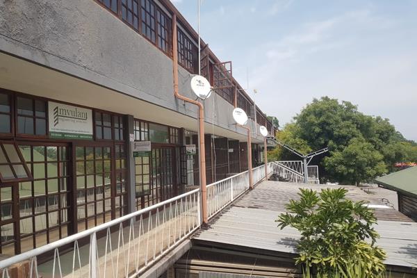 Located in Murray Street this 77m&#178; Sectional Title Office Space is zoned for ...