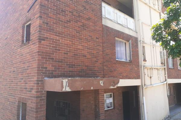 Sidwell 89m2 Duplex on the 1st Floor Tunahof – R180 000

NO GOVERNMENT SUBSIDY

CASH ONLY

NO RENT TO BUY

This 89m2 duplex is ...