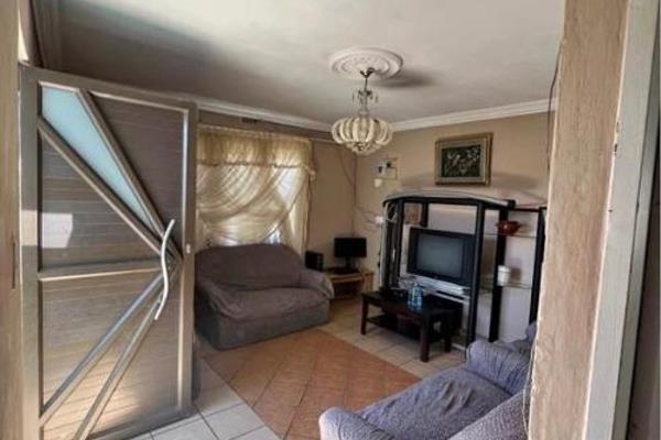 3 Bedrooms
kitchen
Bathroom
Lounge
Close to main road