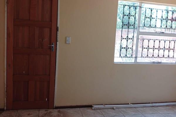 &quot;Modern 3-Bed Home in Mmabatho Unit 13 for Rent Immediately&quot;

The property features an open plan lounge and a gorgeous ...