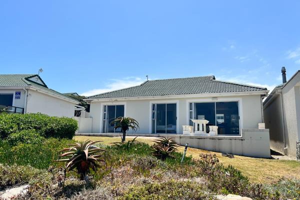 SEAFRONT SPLENDOUR – BREATHTAKING VIEWS
This 3 Bedroom property is situated in Whale Rock Estate. Seldom are any of the front row ...