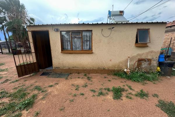 We are proud to present this property situated in a quite neighborhood of Garankuwa zone 25.

The property offers 2 bedrooms, dining ...