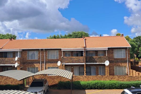 Welcome to Camlyn Gardens, a meticulously maintained complex in the sought-after Pretoria North region. This beautiful ground floor ...