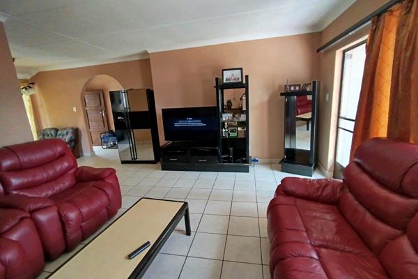 Lovely spacious 4 bedrooms 2 bathrooms house, recently renovated with a spacious yard and bar area available for rent. It also has a ...