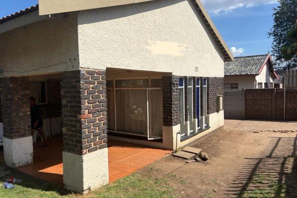 This property consists of 4 bedrooms with the main en-suite with toilet, bathtub and handbasin and a single bathroom with toilet ...