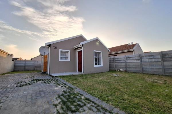 This Beautiful Unfurnished well-maintained house is for rent in quiet area in Broadlands Village. 

The house has 3 bedrooms of which ...