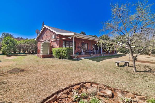 Nestled in the heart of the leafy Greendale Park suburb, this neat as a pin 3-bedroom townhouse is the ultimate lock up and go ...