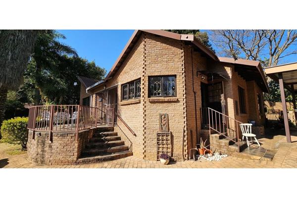 Welcome to your serene retreat at 5 Rooibos, Kingsview, Mpumalanga, South Africa. This charming 3-bedroom, 2-bathroom house is back on ...