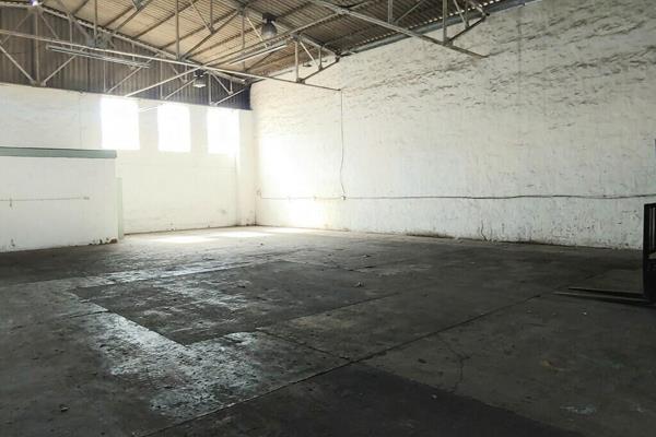 Functional multi-purpose warehouse to let in Deal Party. A communal multi-warehouse ...