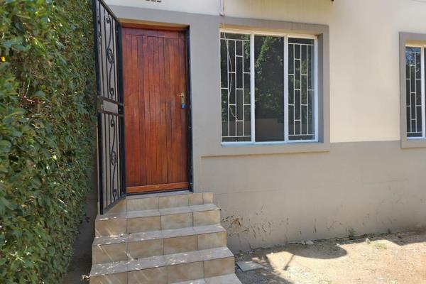 RANDBURG FERNDALE, MAIN STREET

This one bedroom flat is on the ground floor.
one ...