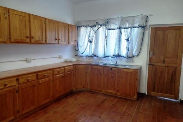 OCCUPATION: FEBRUARY

Please send me an email to arrange a viewing.

This property consists of the following: 
3 bedrooms 
1 bathroom - ...