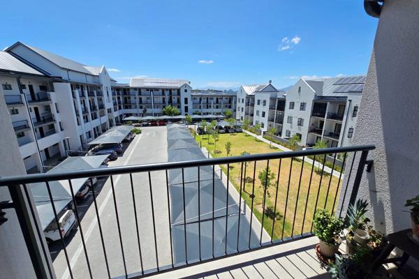 Buh - Rein Retirement Village situated in the Northern Suburbs of Cape Town( Close to Cape Gate Shopping Center )

Sectional Title Pet friendly retirement apartment
3rd floor apartment
2 Bedrooms with build in cupboards
1 Bathroom with walk in shower with extra ...