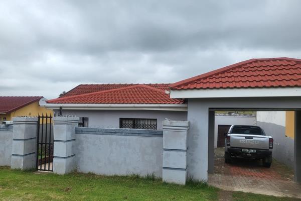 Looking for a home with extra income potential? This property features a spacious main house with:
. 2 Bedrooms
. Kitchen
.Lounge
. Dining Room

Additionally, the outside building offers 2 more bedrooms, perfect for rental income or guest accommodation.

This is an ...