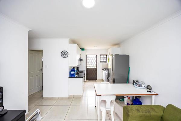 Newly built, three bedroom home, situated in Honeyvale, Quenera Drive, Gonubie. 

Open ...