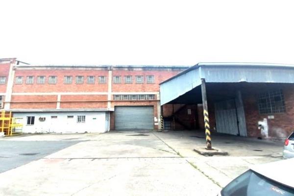 Warehouse To Let in New Germany
3140m2 warehouse available to rent in a secure complex in New Germany.
Roller door access
Dock ...