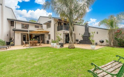 4 Bedroom Townhouse for sale in Kloof