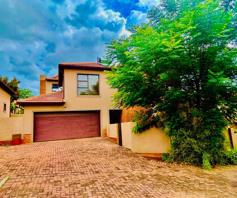 House for sale in Ruimsig Country Estate