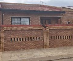 House for sale in Chiawelo