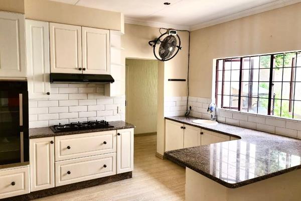 3 Bedroom Townhouse to Rent in Bryanston

Immaculate Newly Renovated 3 - story townhouse provides ample living space with private ...