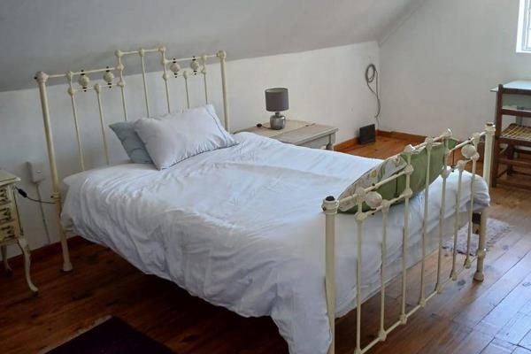 One bedroom furnished flat one block from he beach in a quiet, well-lit lane. Excellent security. The lockup garage leads directly into ...