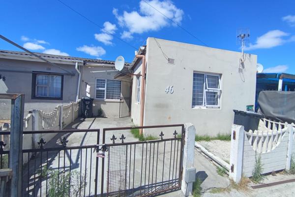 Charming Extended 2-Bedroom House with Spacious Lounge and Yard
Discover this beautifully extended 2-bedroom home, perfect for families ...