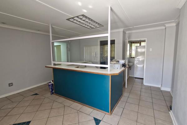 Offices for rent in George Industria

These newly renovated 78 square meter offices are located in a secure industrial area.

Featuring ...