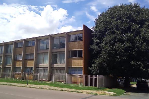 This unit consist of the following: 

* 2 Bedroom flat to Rent with built-in ...