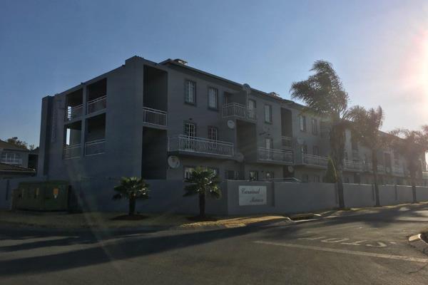 Stunning and Spacious Unit Available In Complex Within Oaklane Estate, Brakpan North. ...