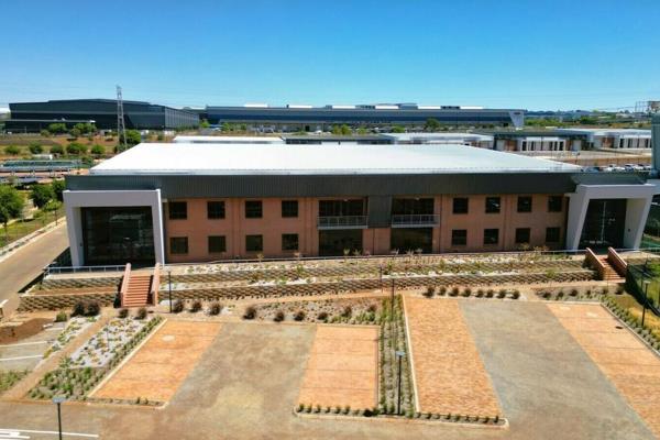 Newly developed secure warehouses in a well-established area in Highveld Centurion ...