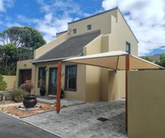 Townhouse for sale in Sandbaai