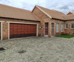 Townhouse for sale in Raslouw