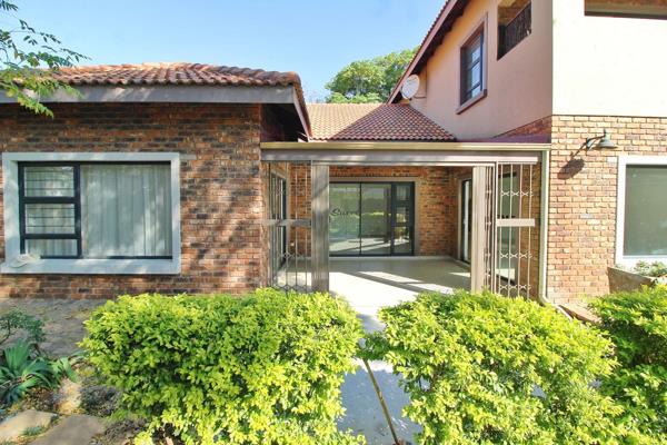 Discover your next home in the heart of Meadowbrook, perfectly situated between Bedfordview and Edenvale. This modern 3-bedroom house ...