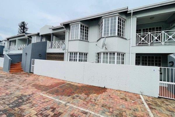 1 St floor unit
2 Bedrooms with BIC
1 Bathroom with bath
1 Lounge open plan
1 Kitchen 
Balcony
1 Parking - Carport
Good ...