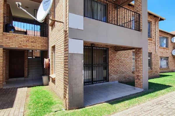 This stylish and inviting 89 square meter apartment is located on the ground floor in the charming area of Sylviavale, Vanderbijlpark. ...