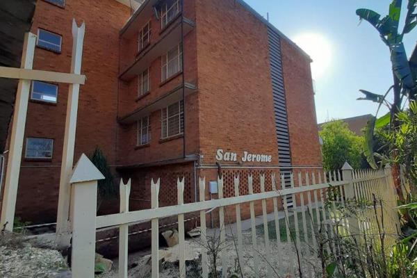 **Charming 3-Bedroom Apartment for Rent in Sinoville, Pretoria: Your Ideal Urban Oasis!**

Step into your dream home with this ...