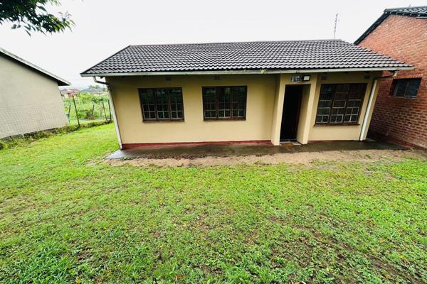 This cozy house consists of two spacious bedrooms, one bathroom, a kitchen, and a spacious lounge area.

This house is perfect for a ...