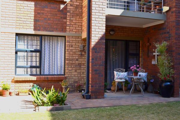 This one-bedroom apartment has 1 bathroom and a carport in Bronberg Retirement Estate in Olympus, Pretoria. 
The unit features an ...