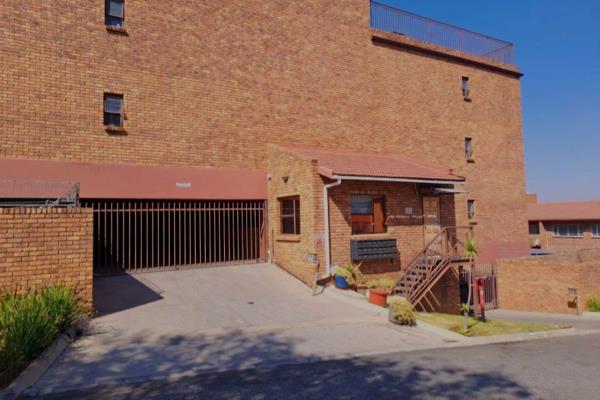 Cozy 2-Bedroom Apartment for Rent in Alberton North
This charming, fully tiled unit offers two bedrooms with built-in cupboards, a ...