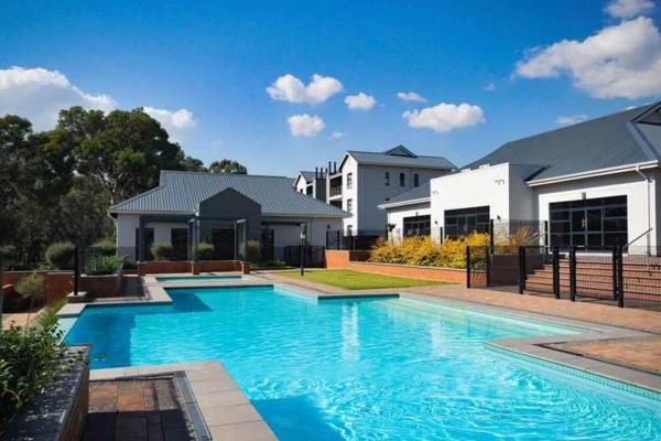 A 2 bedroom apartment available to rent at Fish eagle view estate, modderfontein.

1. ...