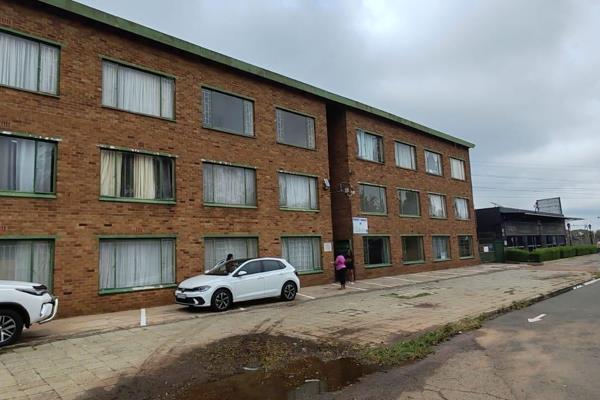 The unit is a lock up and go as this is close to Boksburg south (walking Distance) The apartment is of a well sized measurements making ...