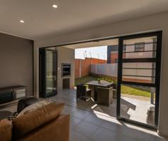 House for sale in Rooihuiskraal North