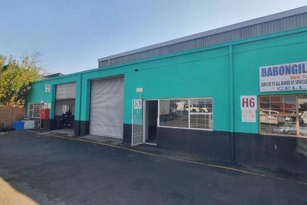 This unit of 285 sqm is within a 24-hour secure industrial park that consists of two ...