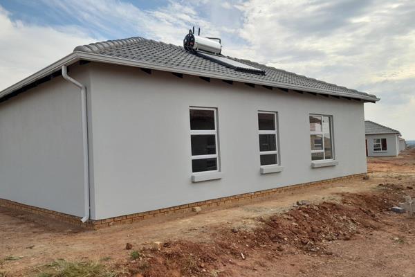 This 60m&#178; house in Lenasia Lehae offers an excellent opportunity for first-time ...